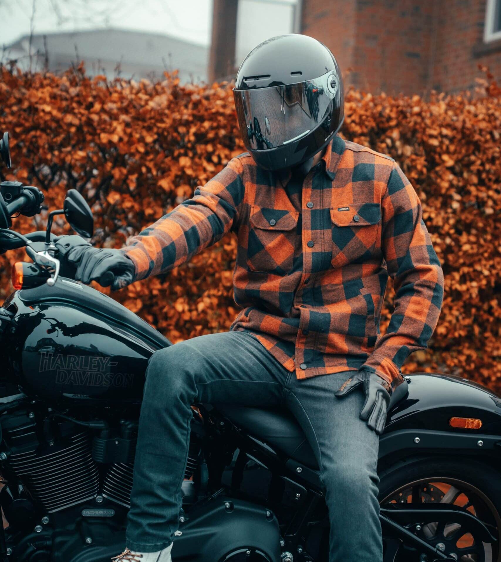 Read more about the article AA vs. AAA Zertifizierung bei Motorradhosen die Unterschiede?