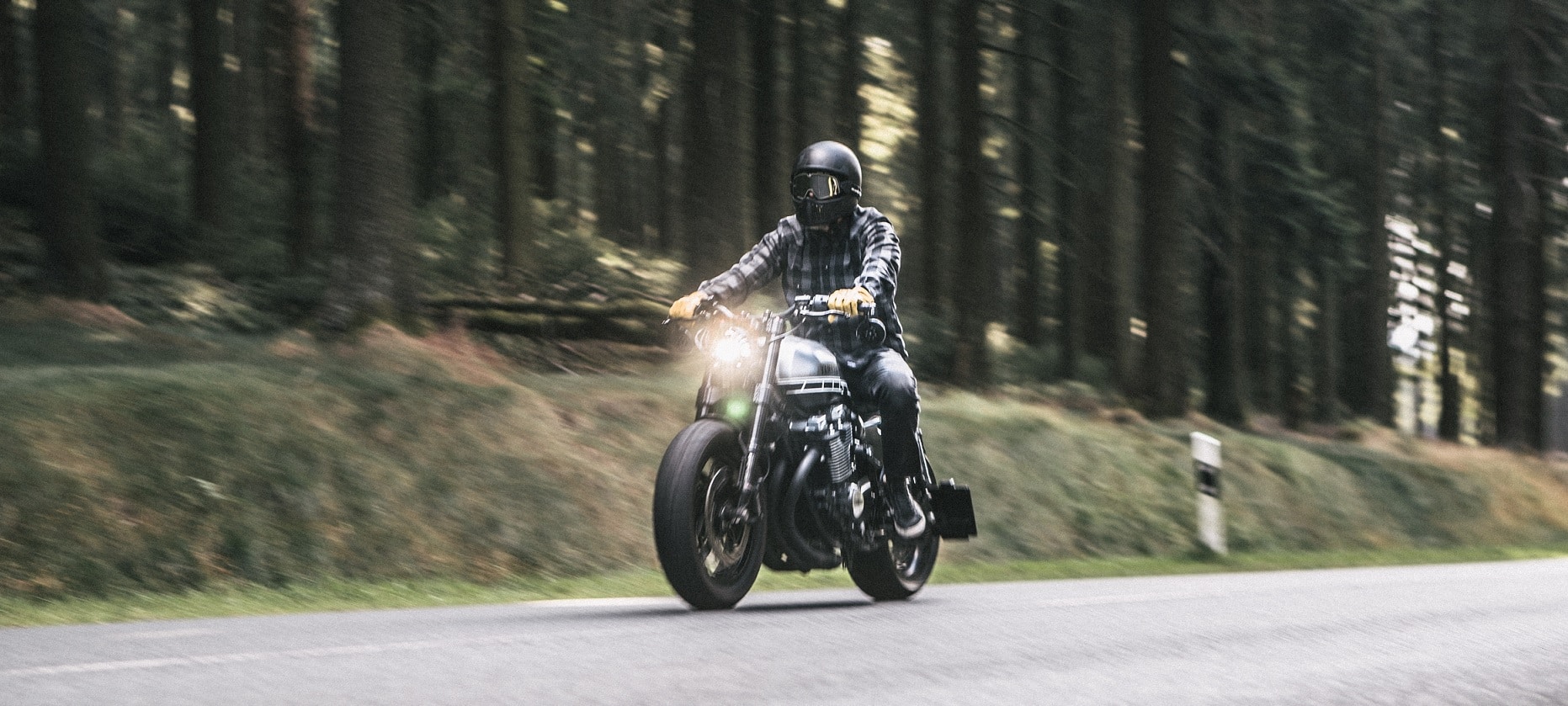 Read more about the article Motorrad aus dem Winterschlaf holen: So machst du dein Bike frühlingsfit!
